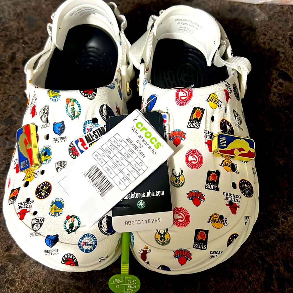 Unisex Men’s 7 women’s 9